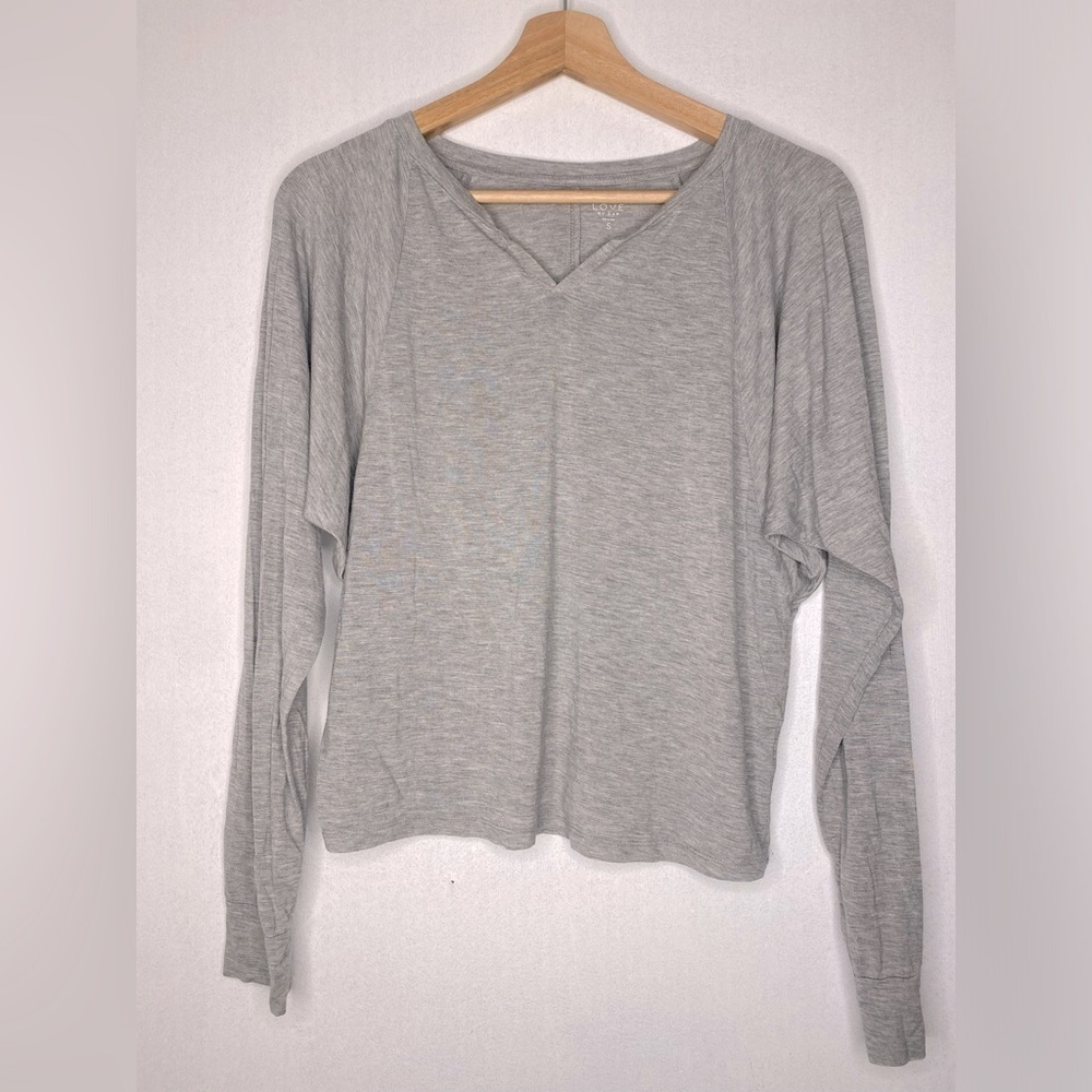 LOVE BY GAP GRAY SOFT LONG SLEEVE SIZE SMALL